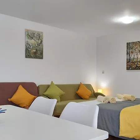 Self Catering Holiday Near Terme Catez - Sleep 4 Chalet Obrezje